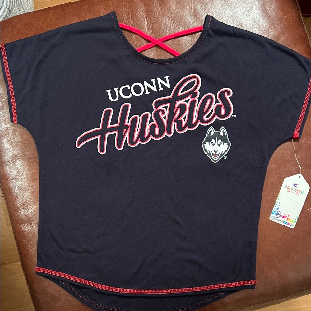 NWT Colosseum UConn Huskies Youth T-Shirt